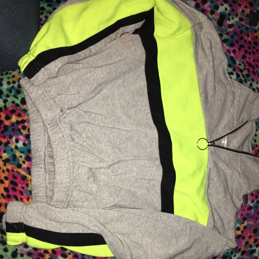 Crop sweater with zipper